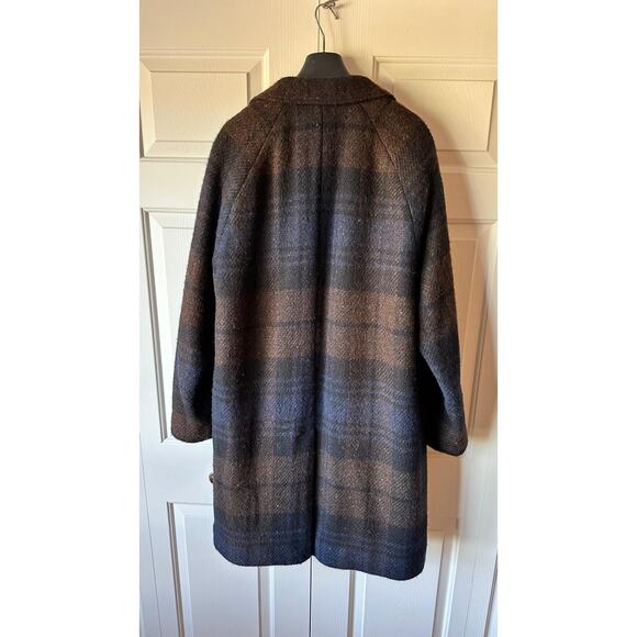 JCrew Ludlow Raglan Sleeve Plaid Topcoat in Irish Tweed Wool - Insulated - Picture 3 of 8